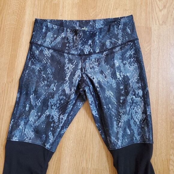 Alo Yoga Goddess Ribbed Legging size Small in Black Python - Picture 4 of 12
